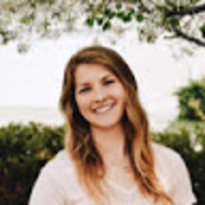 Meet your Posher, Larissa